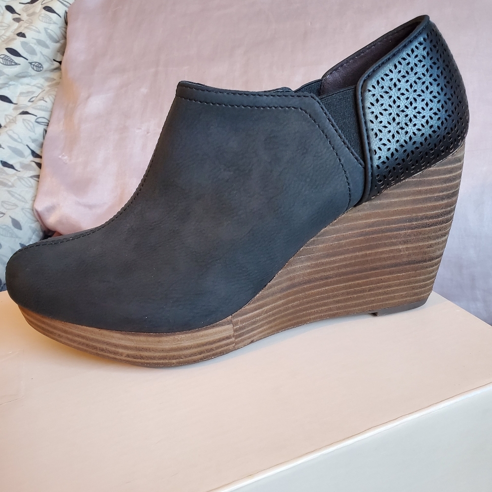NWT Dr Scholl's Black Wedge Booties Harlow Size 10